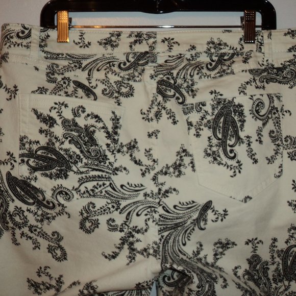Love Denim 24/7 Women's Size 14W Tall Paisley Jeans Pant White Black - Picture 10 of 10